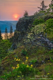 Gary Hart Photography: Spring Sunrise, Memaloose Overlook, Columbia River Gorge, Oregon