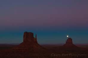 Gary Hart Photography: Moonrise, Monument Valley